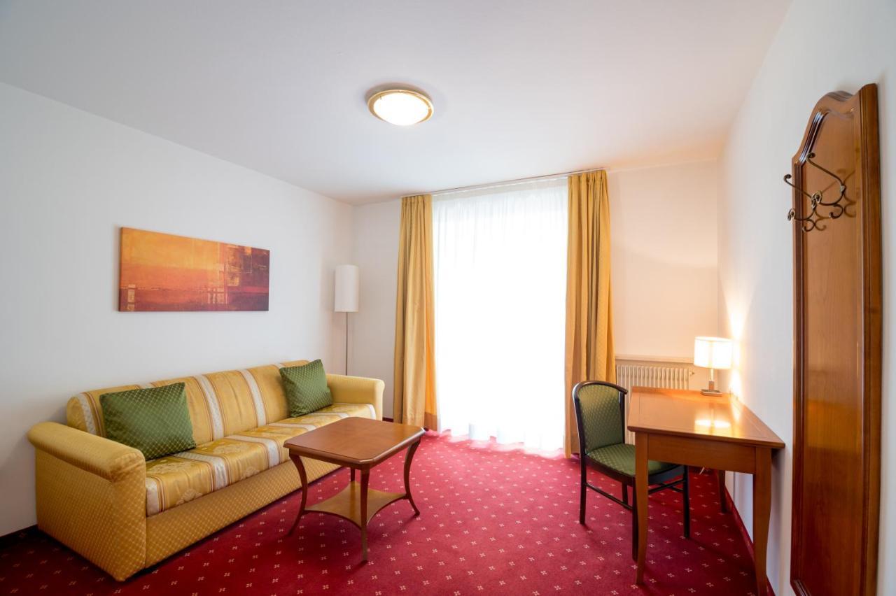 Hotel Quellenhof Naturns Exterior photo